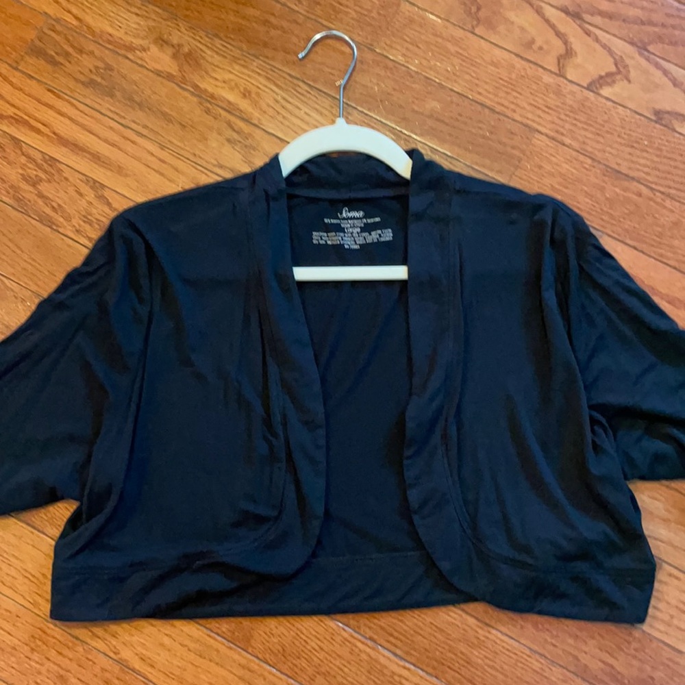 Lightweight black bolero